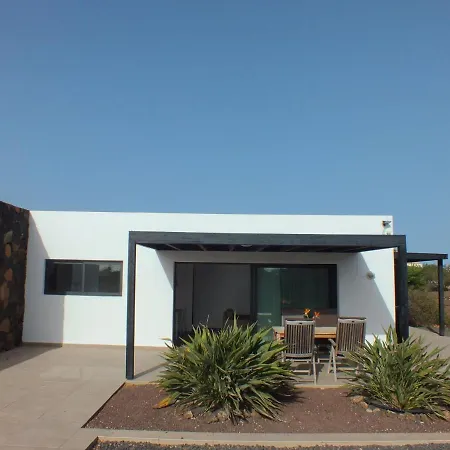 Villa Heated & Shared Pool Matriana 36b, North Shore