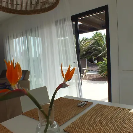 Вилла Heated & Shared Pool Matriana 36b, North Shore *