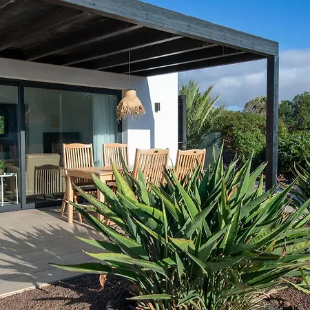 Heated & Shared Pool Matriana 36b, North Shore Villa La Oliva