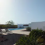 Βίλα Heated & Shared Pool Matriana 36b, North Shore *