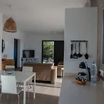 Βίλα Heated & Shared Pool Matriana 36b, North Shore