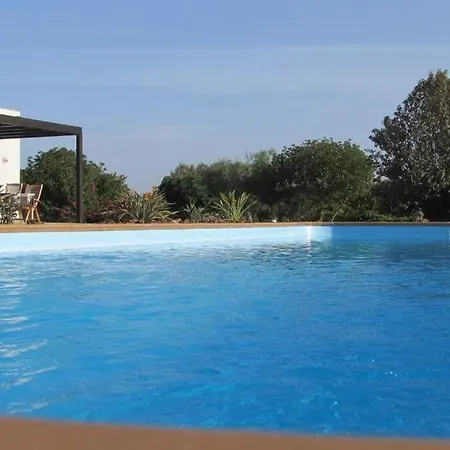 Heated & Shared Pool Matriana 36b, North Shore Willa La Oliva