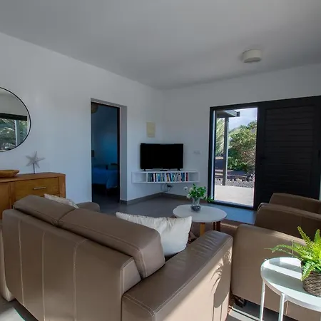 Heated & Shared Pool Matriana 36b, North Shore Vila La Oliva