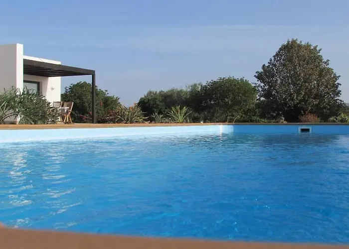 Heated & Shared Pool Matriana 36b, North Shore Willa La Oliva