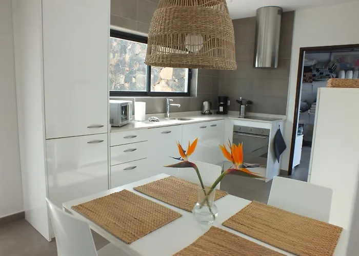 Willa Heated & Shared Pool Matriana 36b, North Shore La Oliva