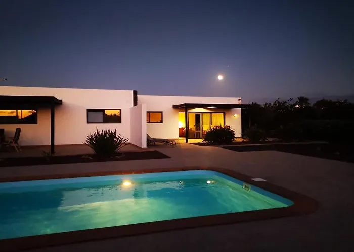 Willa Heated & Shared Pool Matriana 36b, North Shore La Oliva