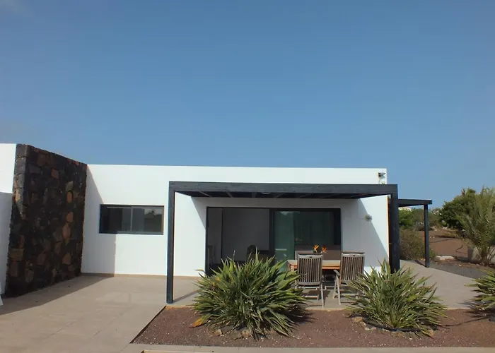 Willa Heated & Shared Pool Matriana 36b, North Shore