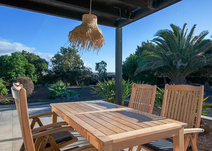 Heated & Shared Pool Matriana 36b, North Shore Willa *